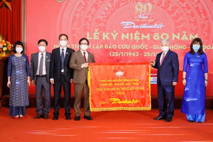 bao dai doan ket khong ngung phan dau tiep noi truyen thong ve vang hinh 1