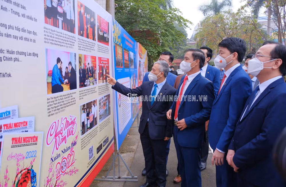 hoi bao xuan nham dan tinh thai nguyen nam 2022 trung bay tren 1000 an pham bao chi hinh 1