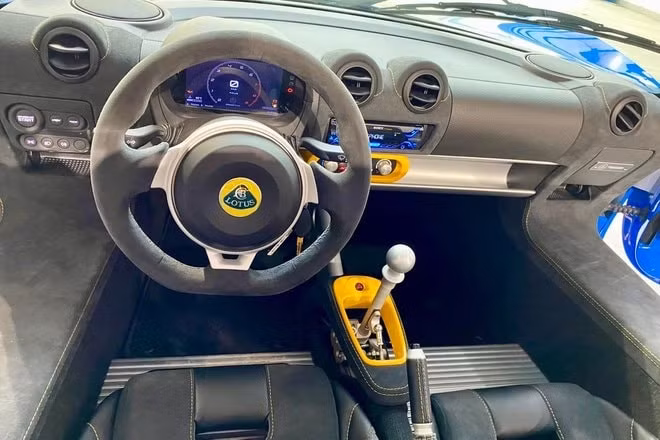 xe the thao lotus exige sport 420 final edition dau tien ve viet nam hinh 2
