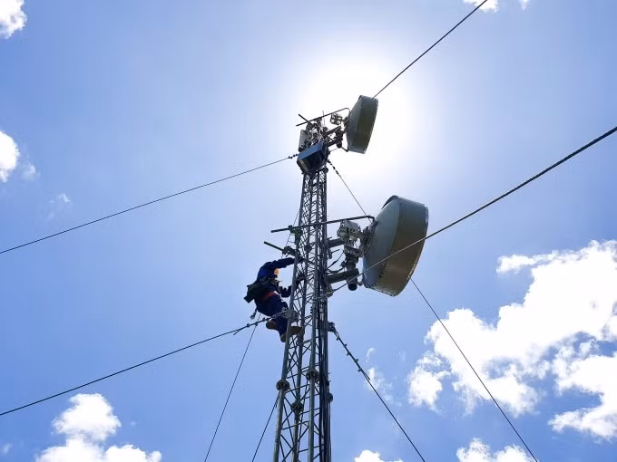 mobifone tang cuong mang luoi phuc vu xuyen tet hinh 1