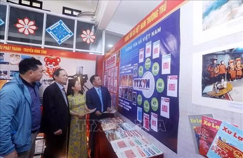 hoi bao xuan xu lang nam 2022 trung bay tren 400 an pham dac sac hinh 1