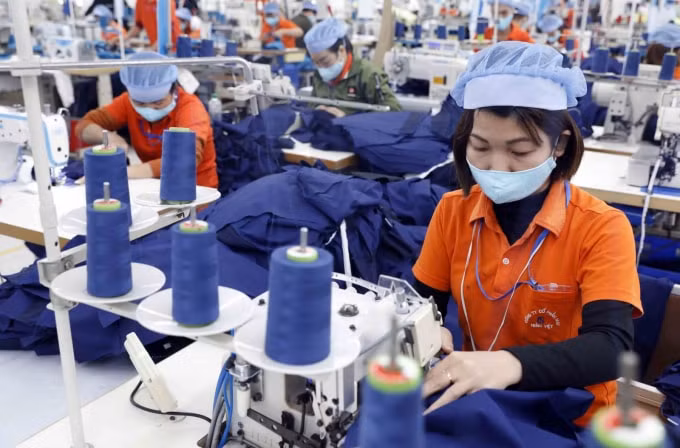 tet den gan thuong tet van xa hinh 1