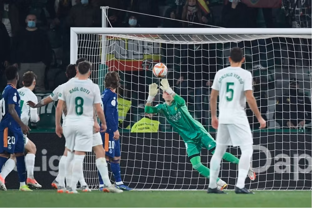eden hazard toa sang real madrid nguoc dong kich tinh truoc elche hinh 5
