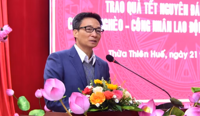 pho thu tuong vu duc dam trao qua tet cho nguoi co hoan canh kho khan tai hue hinh 1