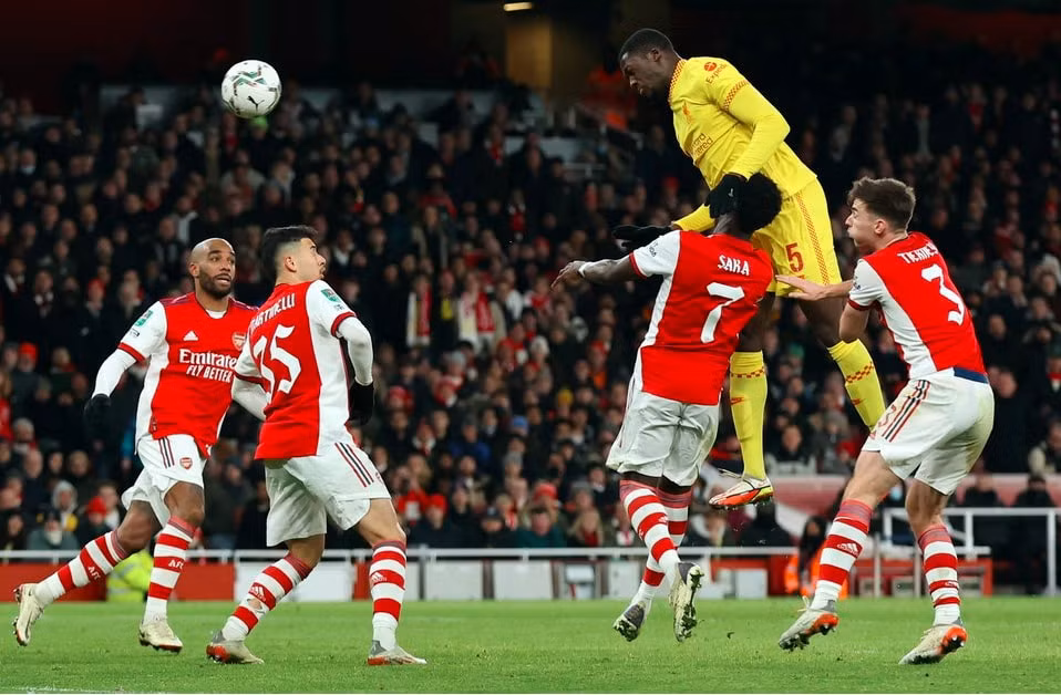 diogo jota lap cu dup liverpool ha dep arsenal de vao chung ket league cup hinh 8