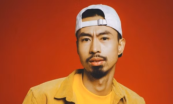 rapper den vau duoc de cu nam ca si cua nam hinh 1