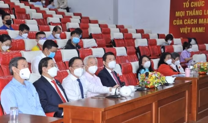 hang tram sinh vien y khoatinh nguyen tham gia chong dich xuyen tet hinh 1