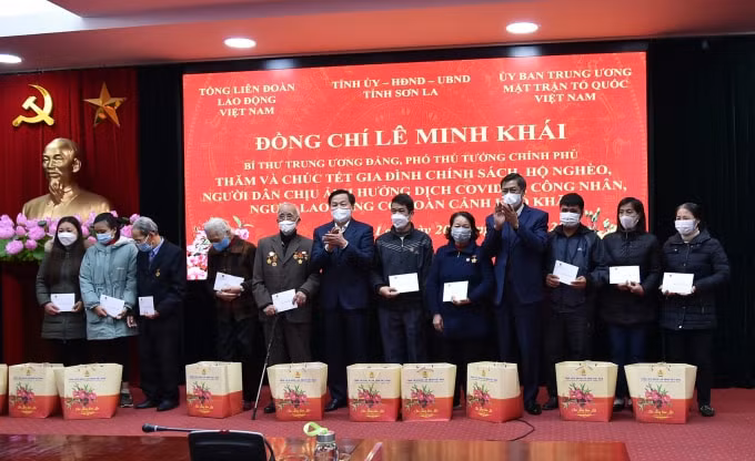 cham lo tet vui ve an toan hanh phuc dam am cho nguoi dan hinh 2