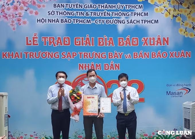 tp hcm trao giai bia bao xuan va khai truong sap bao tu thien hinh 2