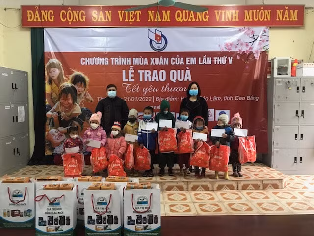 chuong trinh mua xuan cua em lan thu v mang tet am cho tre em vung cao hinh 1