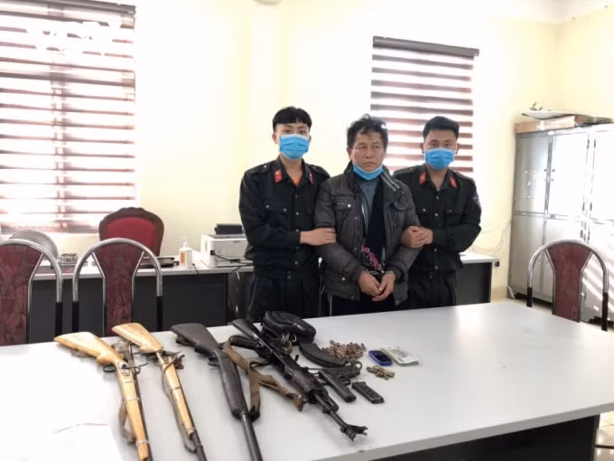 bat giu ke truy na dac biet nguy hiem luon ke ke vu khi nong hinh 1