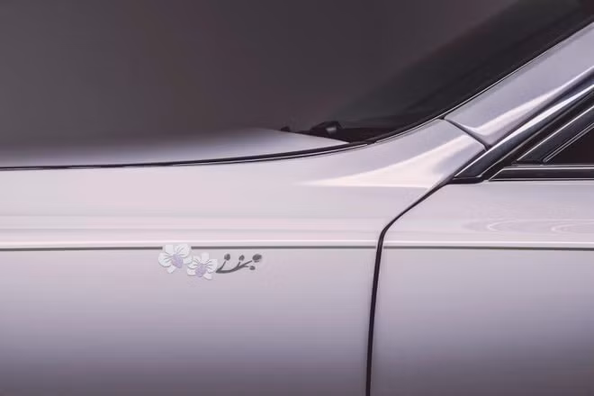 kham pha mau xe rolls royce phantom orchid duoc lay chu de tu hoa phong lan hinh 2