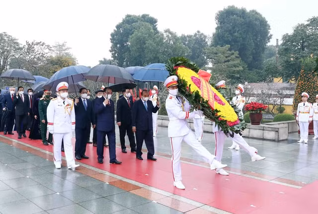 lanh dao dang nha nuoc vao lang vieng chu tich ho chi minh hinh 4