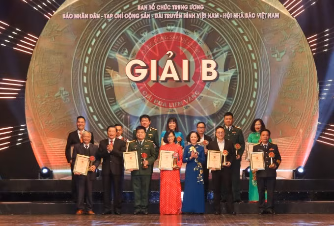 bieu duong su co gang vuot bac cua doi ngu nguoi lam bao voi su nghiep doi moi cua dang dat nuoc dan toc hinh 3