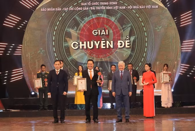 bieu duong su co gang vuot bac cua doi ngu nguoi lam bao voi su nghiep doi moi cua dang dat nuoc dan toc hinh 4