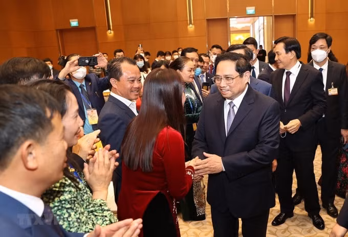 thu tuong pham minh chinh duong ve que gan hon khi ba con kieu bao co cuoc song tot dep hinh 2