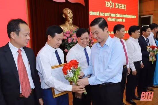 thanh hoa dieu dong bo nhiem nhieu can bo chu chot hinh 3
