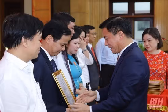 thanh hoa dieu dong bo nhiem nhieu can bo chu chot hinh 2