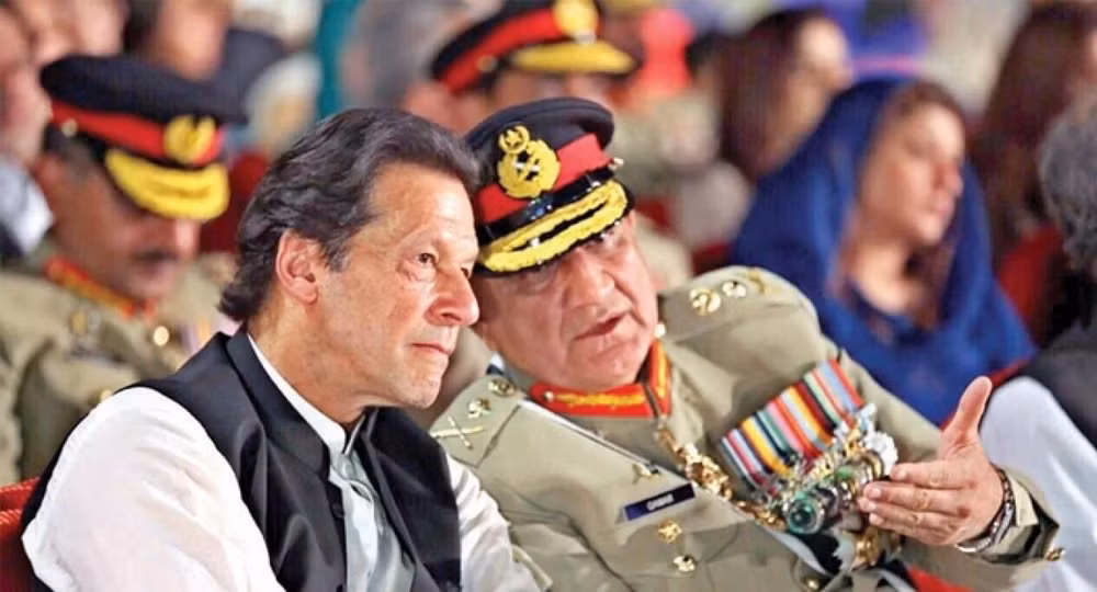 pakistan huy lenh bat cuu thu tuong khan khoang lang truoc con bao hinh 3