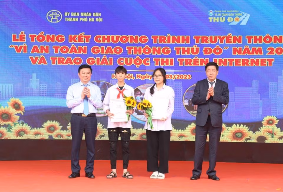 tong ket chuong trinh truyen thong vi an toan giao thong thu do nam 2022 hinh 1