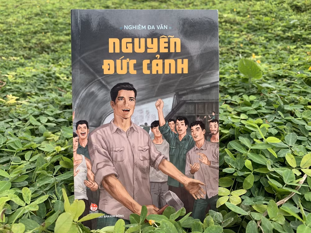 ra mat cuon sach ve nguoi cong san kien trung nguyen duc canh hinh 1