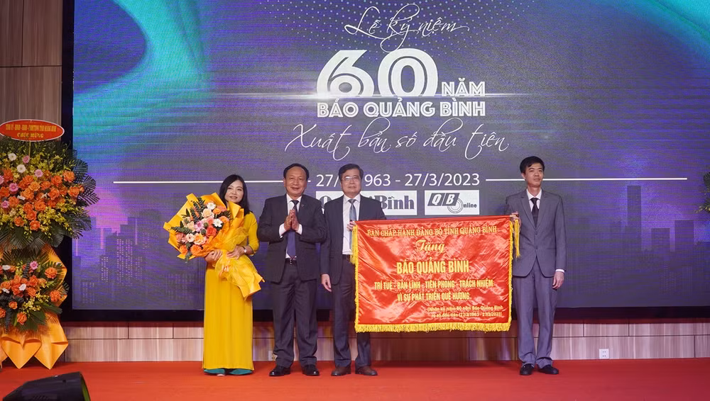 bao quang binh ky niem 60 nam ngay ra so dau hinh 4