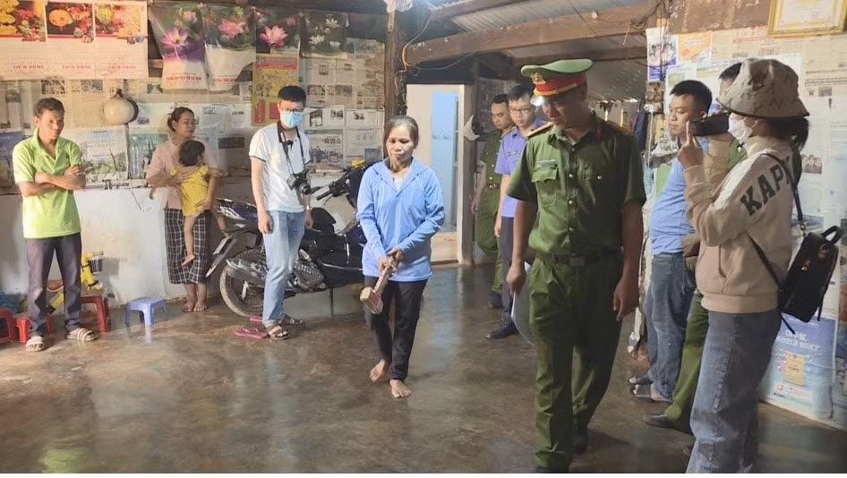 dak lak bi con trai doa giet me ruot dung bua danh chet con hinh 1