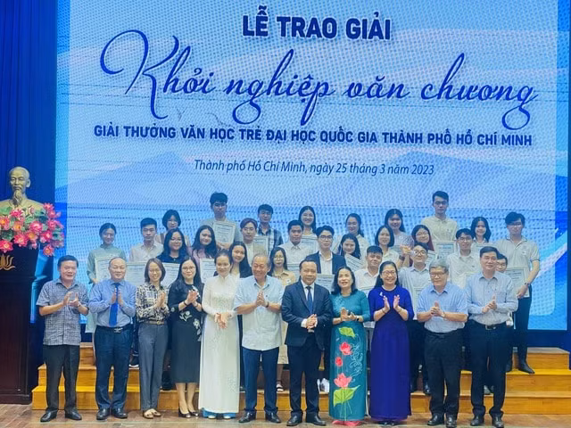 trao giai thuong van hoc tre 2022 khoi nghiep van chuong hinh 2