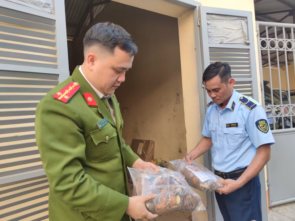 lao cai phat hien 12 tan duoc lieu bo mau khong ro nguon goc hinh 1