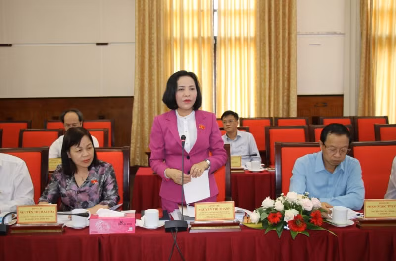 gia sach giao khoa cao so voi thu nhap cua mot bo phan nguoi dan dac biet la dong bao dan toc thieu so hinh 1