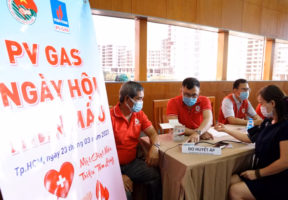 ngay hoi hien mau pv gas mot giot mau trieu tam long hinh 1