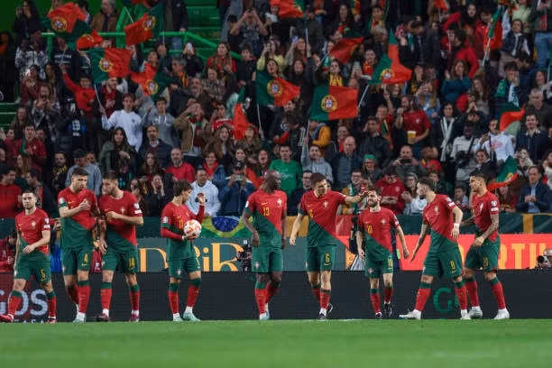 ronaldo lap cot moc vo tien khoang hau trong lich su bong da the gioi hinh 2