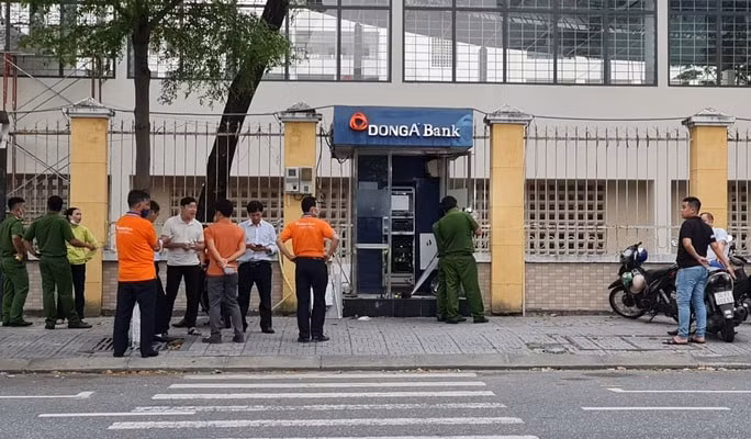 da nang ke gian ngang nhien dap pha tru atm de trom tien hinh 1