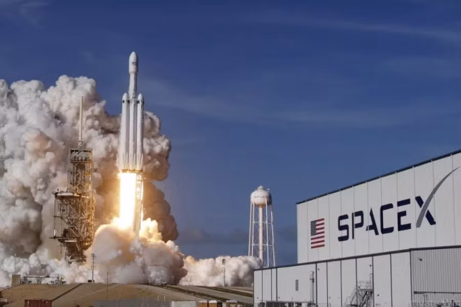 spacex cua ty phu elon musk muon dau tu tai viet nam hinh 1