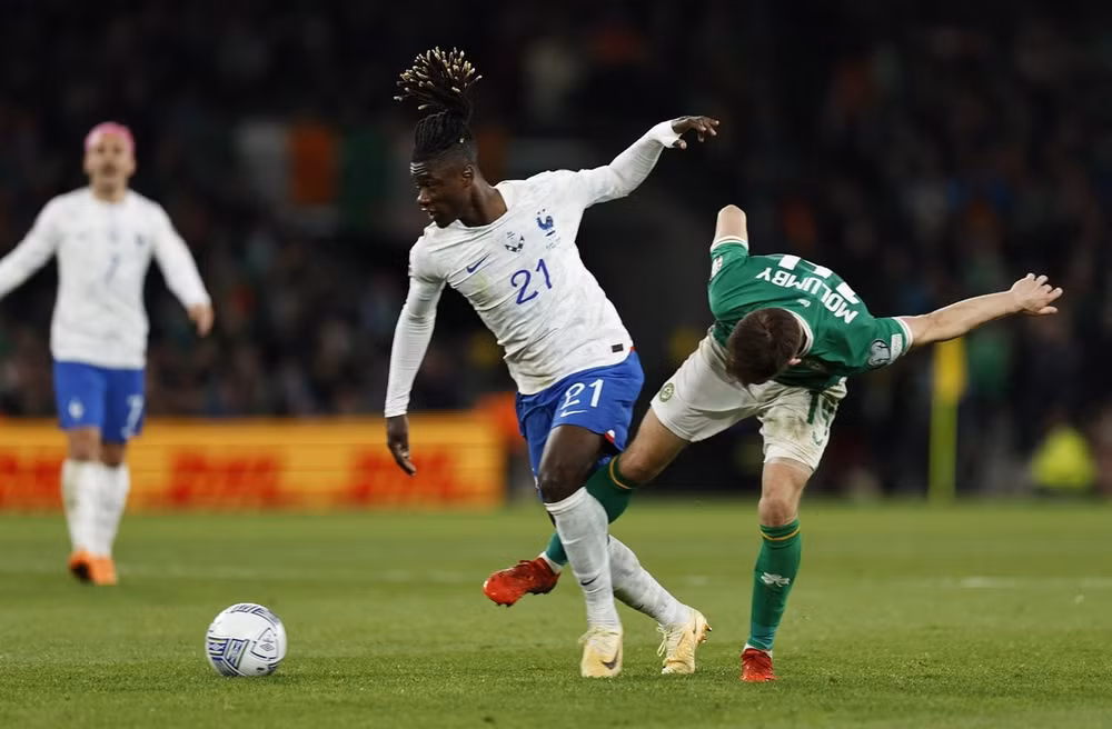 pavard lap sieu pham phap danh bai ireland tai vong loai euro 2024 hinh 3