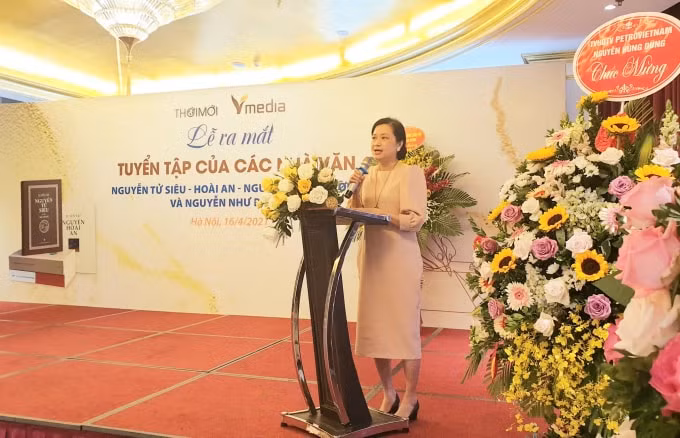 Nhà báo Đặng Huyền – Báo Công an Nhân dân chia sẻ tại buổi lễ