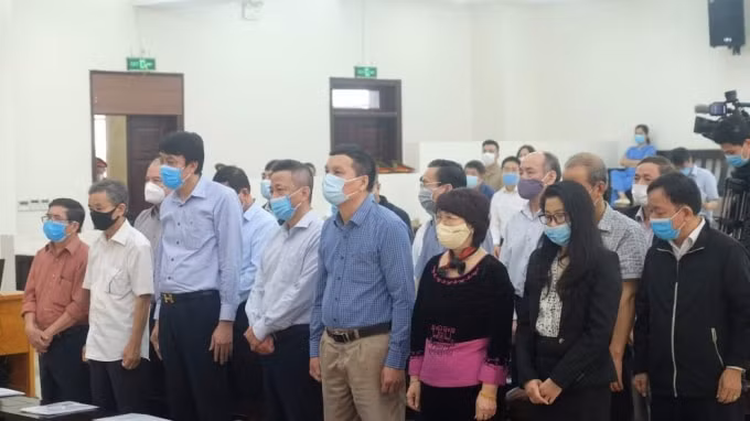 Các bị cáo xin HĐXX xem xét cho hưởng chính sách khoan hồng của Nhà nước, áp dụng các tình tiết giảm nhẹ hình phạt.