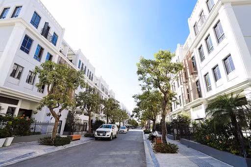 Nhà liền kề, biệt thự Hà Nội hưởng lợi từ “sốt” đất.