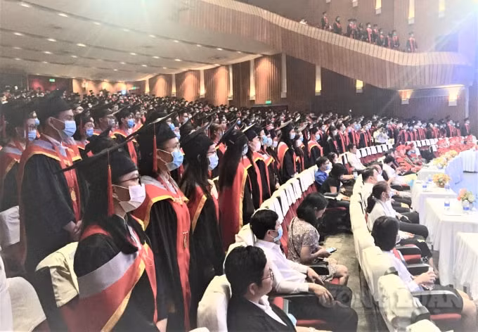 Sinh viên Trường ĐH Y khoa Phạm Ngọc Thạch tốt nghiệp năm 2020