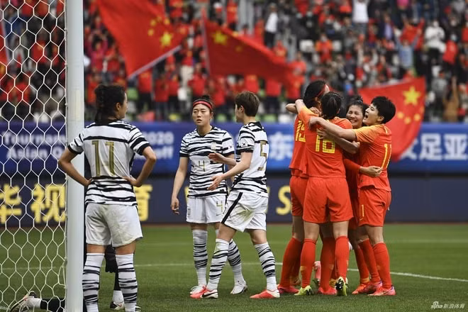 Tuyển nữ Trung Quốc thắng kịch tính Hàn Quốc để giành vé dự Olympic. Ảnh: Sina