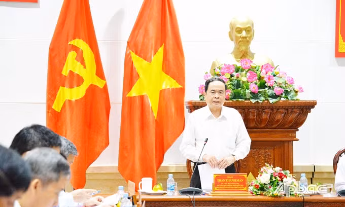 Phó Chủ tịch Thường trực Quốc hội Trần Thanh Mẫn phát biểu chỉ đạo tại buổi làm việc.