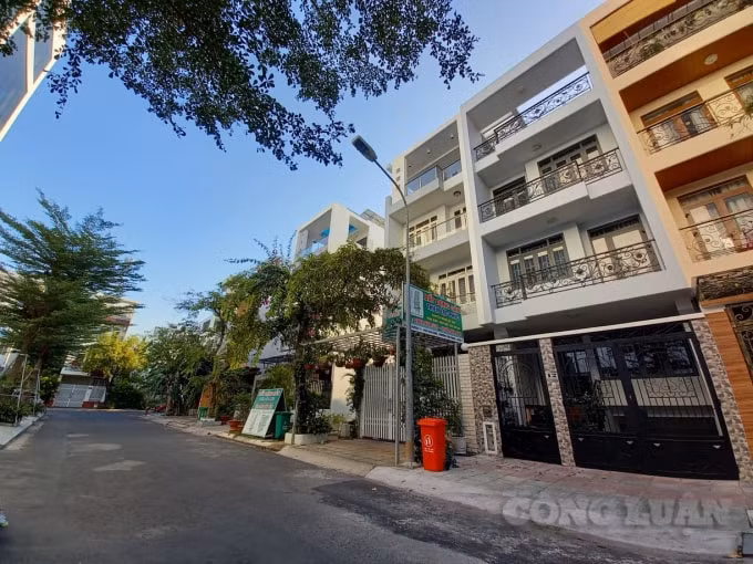 T-S.Home có trụ sở tại địa chỉ số 14, đường số 11, Khu dân cư Ven Sông, Phường Tân Phong, quận 7, TP. HCM