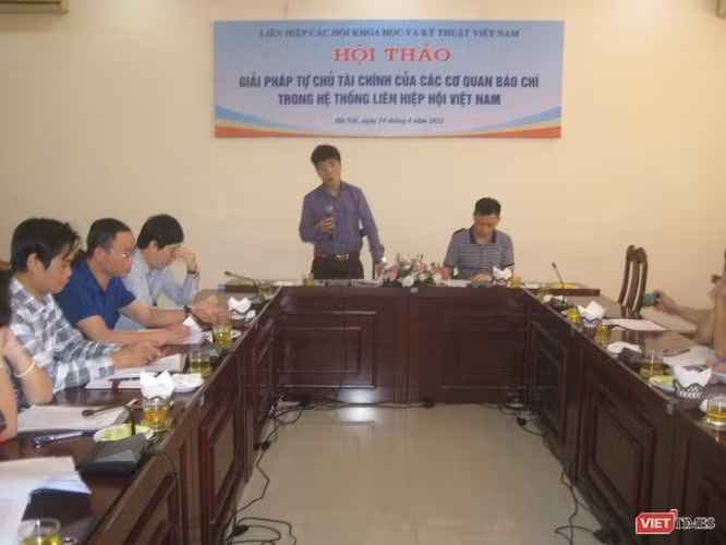 ThS Đặng Vũ Cảnh Linh và PGS TS Nguyễn Thành Lợi chủ trì hội thảo. Ảnh: Đức Hoàng