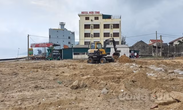 Người dân cho rằng, khu vực chôn bã mắm gần khu dân cư, nhà hàng, khách sạn đã 