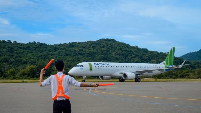 Cục Hàng không chỉ đạo Tổng công ty Cảng hàng không Việt Nam nghiên cứu lắp đặt đèn đêm để nâng cao năng lực khai thác tại Cảng hàng không Côn Đảo. Ảnh minh họa