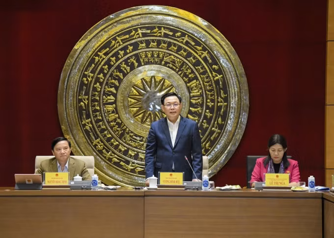 Chủ tịch Quốc hội Vương Đình Huệ phát biểu tại buổi làm việc với&nbsp;Ủy ban Tư pháp của Quốc hội.