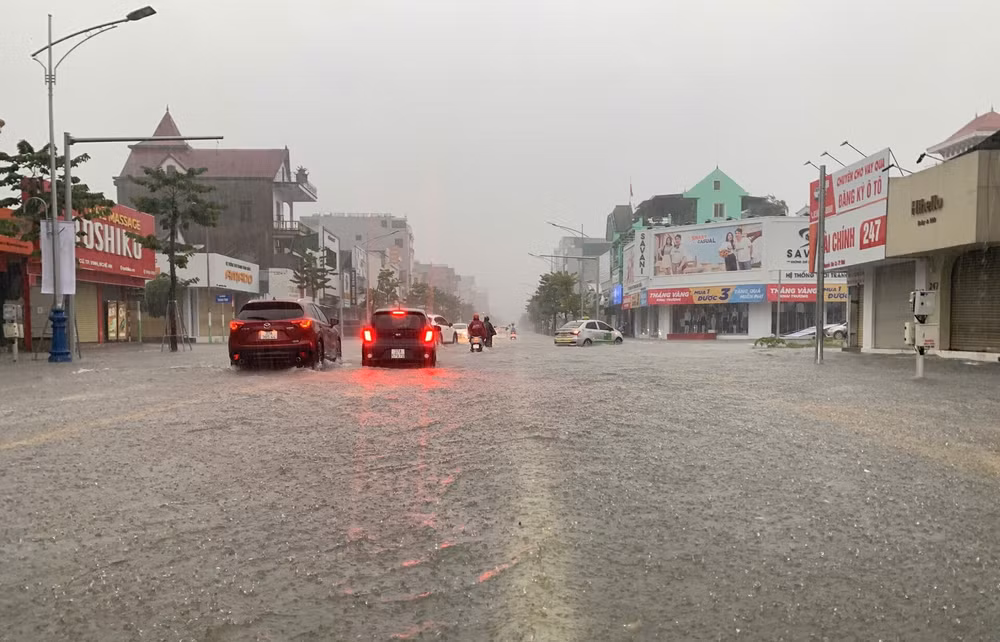 mua trang troi nhieu tuyen duong o tp vinh bi that thu hinh 1