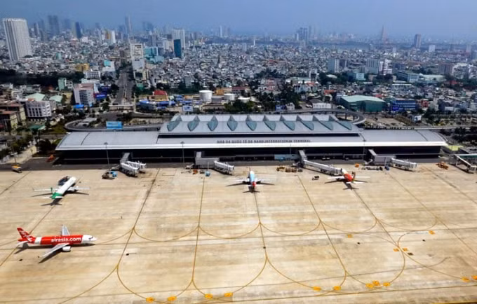kiem tra an ninh nghiem ngat chuyen bay do hanh khach tung tin gia co bom hinh 1