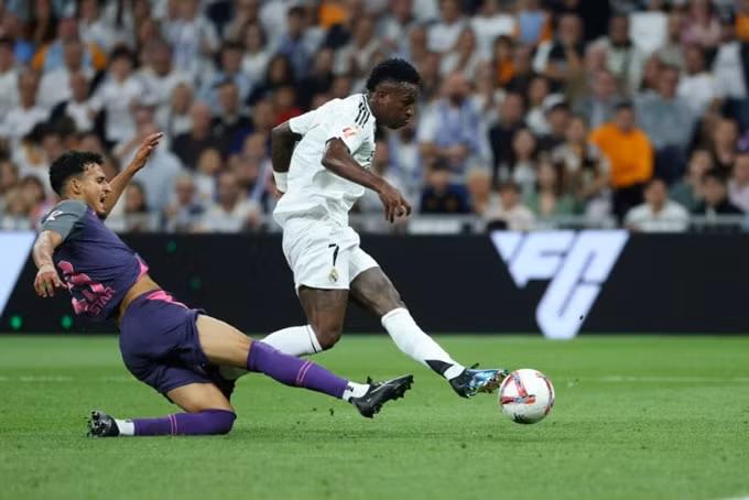 vinicius junior toa sang real madrid thang ngoan muc espanyol hinh 1