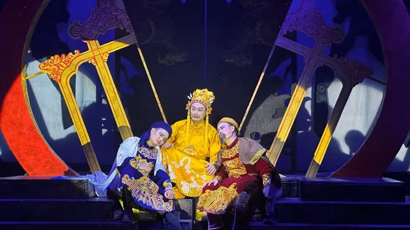 trinh dien vo cai luong mat troi dem the ky ung ho dong bao bi bao lu hinh 1